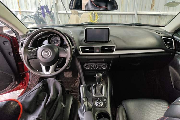 Used Mazda 3 Axela 2016 Sedan 1.5L Automatic Comfort Model Center Console