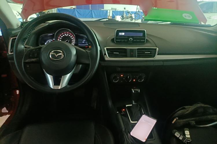 Used Mazda 3 Axela 2016 Sedan 1.5L Automatic Comfort Model Center Console