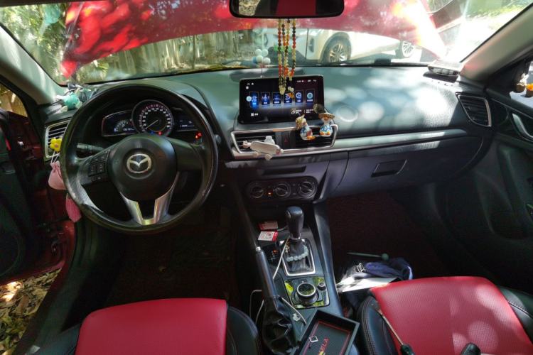 Used Mazda 3 Axela 2016 Sedan 1.5L Automatic Comfort Model Center Console