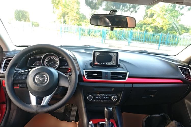 Used Mazda 3 Axela 2016 Sedan 1.5L Automatic Luxury Model Center Console