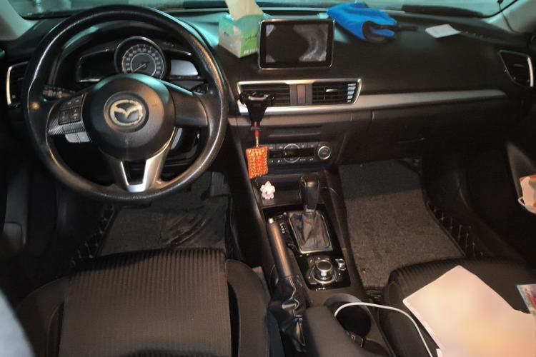 Used Mazda 3 Axela 2016 Sedan 1.5L Automatic Luxury Model Center Console