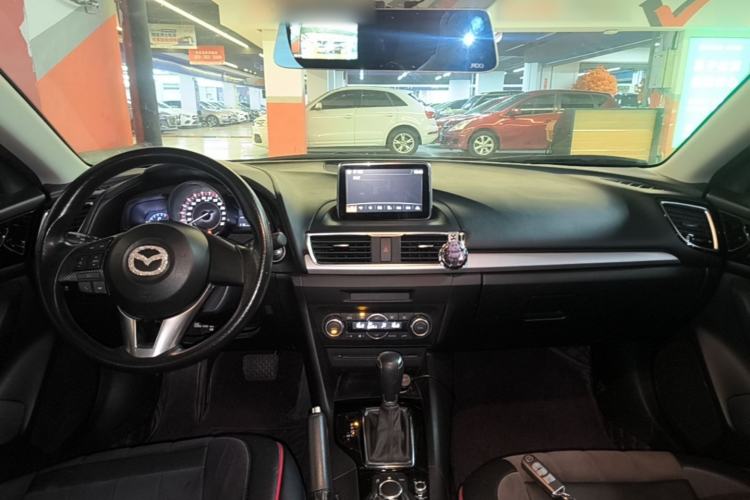 Used Mazda 3 Axela 2016 Sedan 1.5L Automatic Luxury Model Center Console