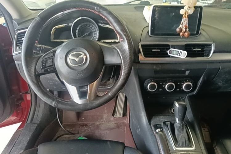 Used Mazda 3 Axela 2016 Sedan 1.5L Automatic Comfort Model Center Console