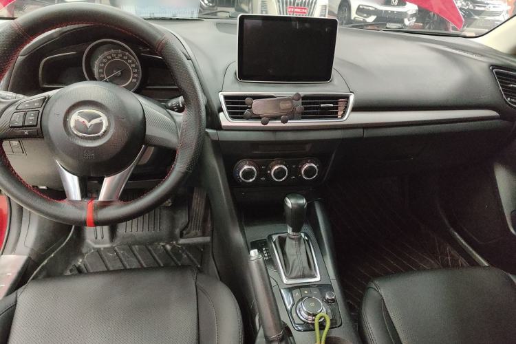 Used Mazda 3 Axela 2016 Sedan 1.5L Automatic Comfort Model Center Console