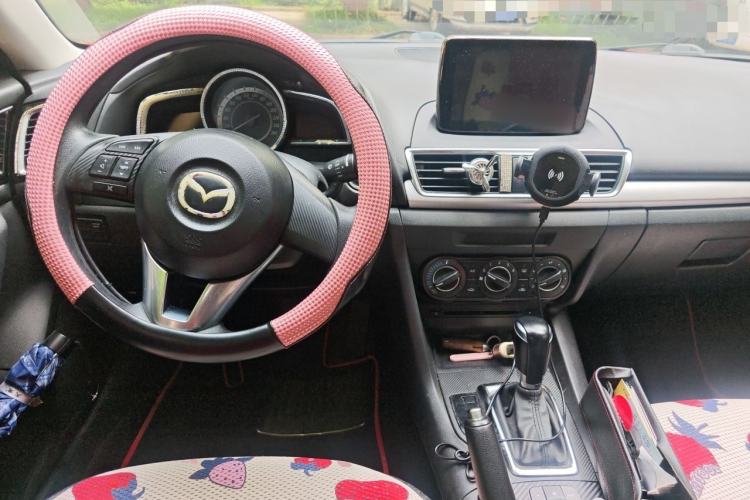 Used Mazda 3 Axela 2016 Sedan 1.5L Automatic Comfort Model Center Console