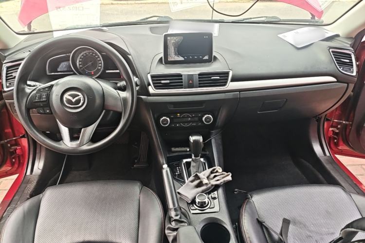 Used Mazda 3 Axela 2016 Sedan 1.5L Automatic Luxury Model Center Console