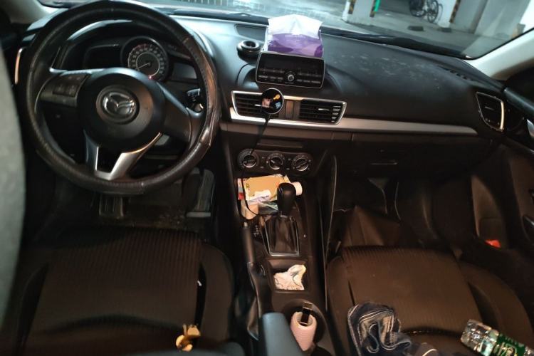 Used Mazda 3 Axela 2016 Sedan 1.5L Automatic Comfort Model Center Console
