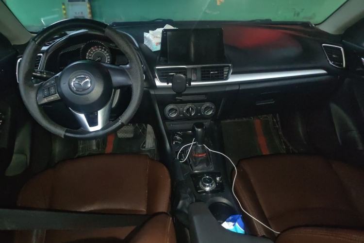 Used Mazda 3 Axela 2016 Sedan 1.5L Automatic Comfort Model Center Console