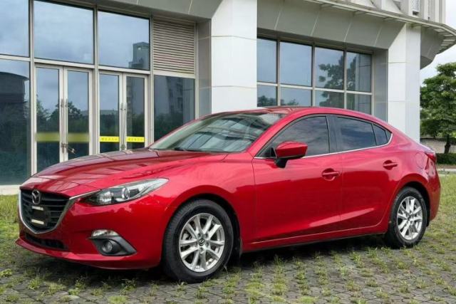 Used Mazda 3 Axela 2016 Sedan 1.5L Automatic Comfort Model