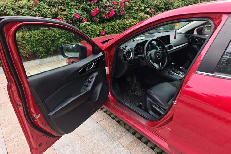 Used Mazda 3 Axela 2016 Sedan 1.5L Automatic Comfort Model Driver Seat