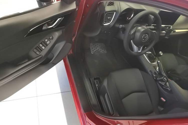 Used Mazda 3 Axela 2016 Sedan 1.5L Manual Comfort Model Driver Seat