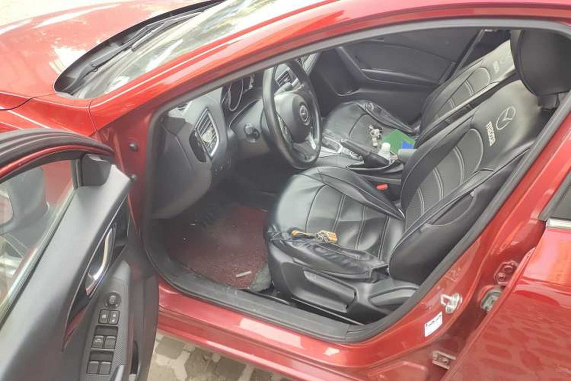Used Mazda 3 Axela 2016 Sedan 1.5L Automatic Luxury Model Driver Seat
