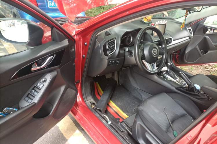 Used Mazda 3 Axela 2016 Sedan 1.5L Automatic Luxury Model Driver Seat