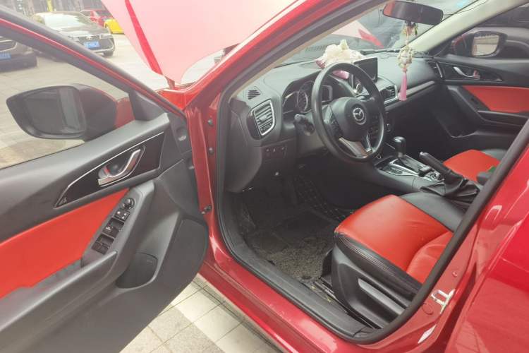 Used Mazda 3 Axela 2016 Sedan 1.5L Automatic Luxury Model Driver Seat