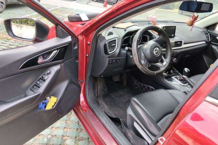 Used Mazda 3 Axela 2016 Hatchback 1.5L Automatic Luxury Model Driver Seat