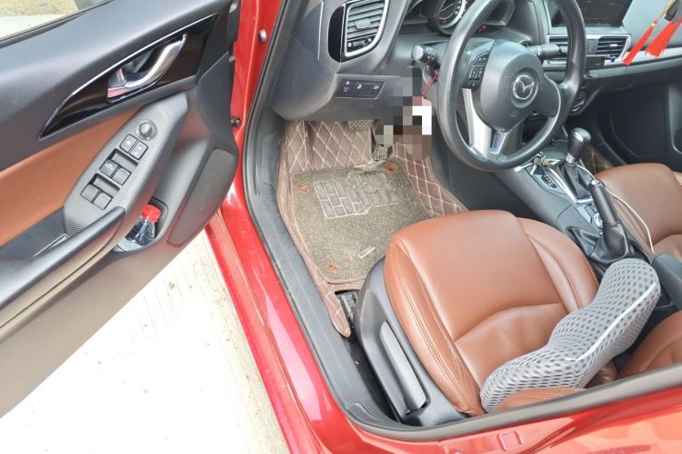 Used Mazda 3 Axela 2016 Sedan 1.5L Automatic Comfort Model Driver Seat