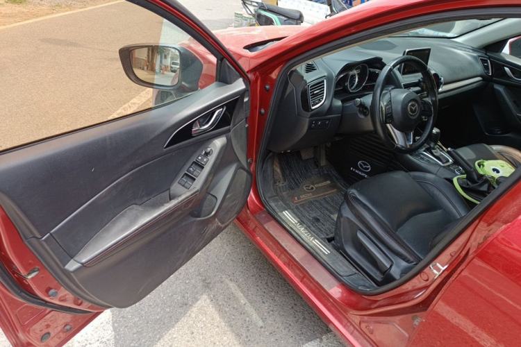 Used Mazda 3 Axela 2016 Sedan 2.0L Automatic Sport Model Driver Seat