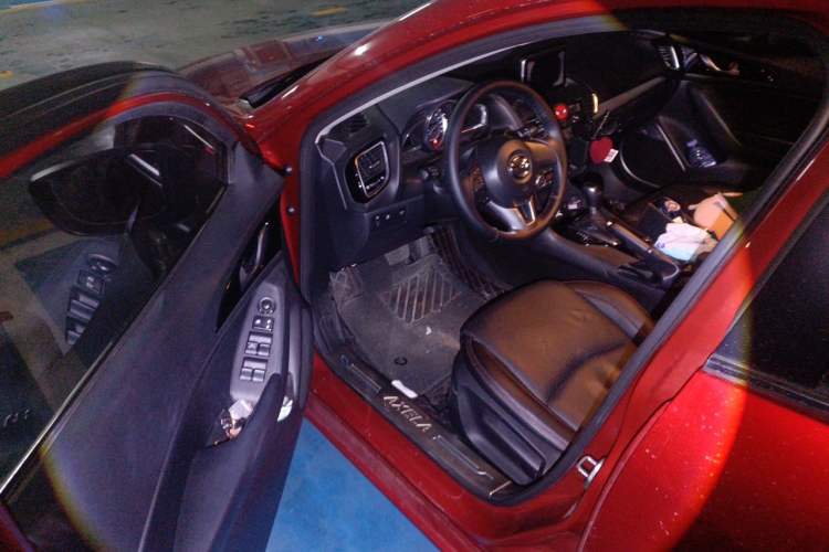 Used Mazda 3 Axela 2016 Hatchback 1.5L Automatic Luxury Model Driver Seat