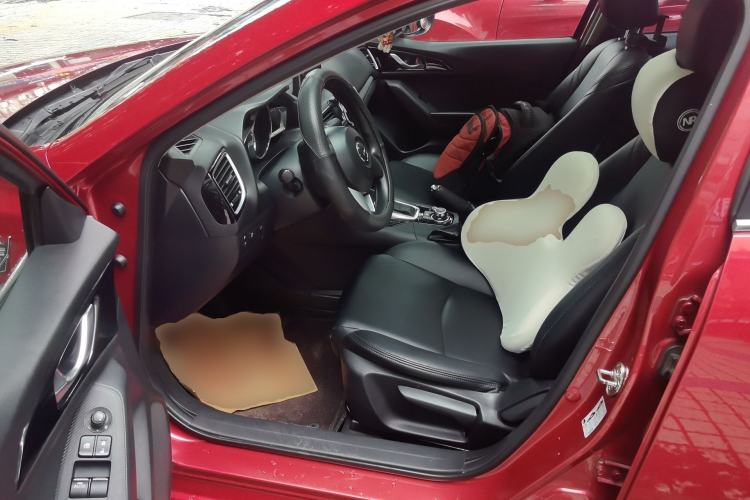Used Mazda 3 Axela 2016 Sedan 1.5L Automatic Luxury Model Driver Seat