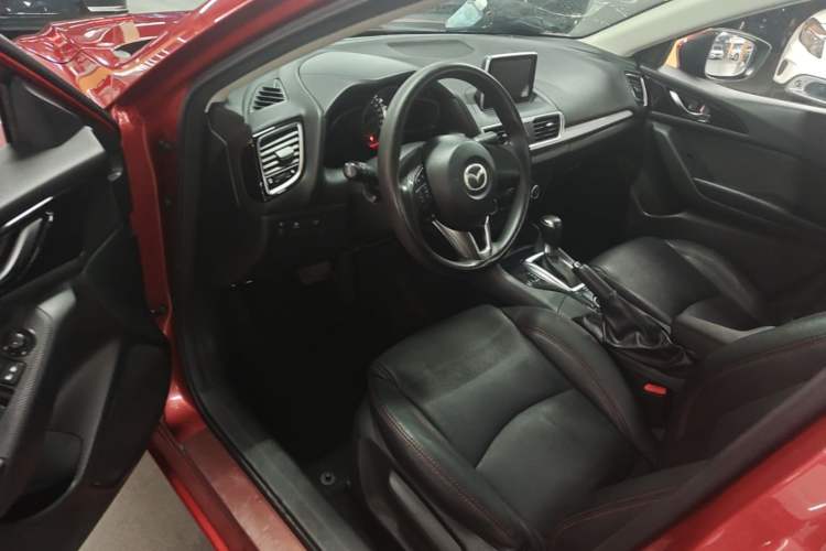 Used Mazda 3 Axela 2016 Sedan 1.5L Automatic Luxury Model Driver Seat