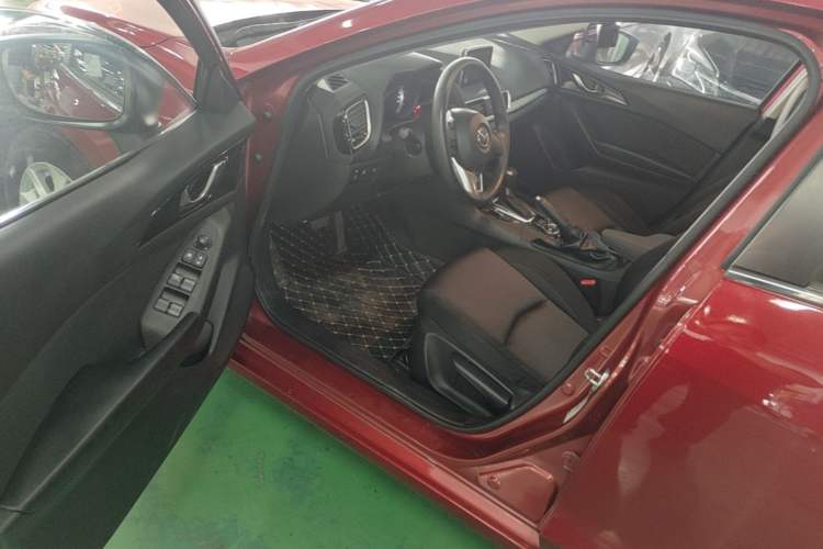Used Mazda 3 Axela 2016 Sedan 1.5L Automatic Luxury Model Driver Seat