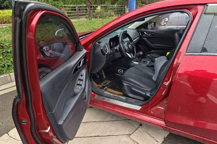 Used Mazda 3 Axela 2016 Sedan 1.5L Manual Luxury Model Driver Seat