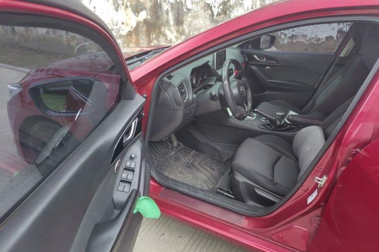 Used Mazda 3 Axela 2016 Hatchback 1.5L Automatic Comfort Model Driver Seat