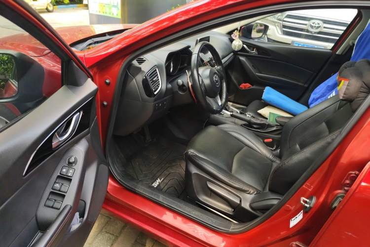 Used Mazda 3 Axela 2016 Sedan 2.0L Automatic Sport Model Driver Seat
