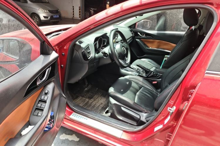 Used Mazda 3 Axela 2016 Sedan 1.5L Automatic Luxury Model Driver Seat