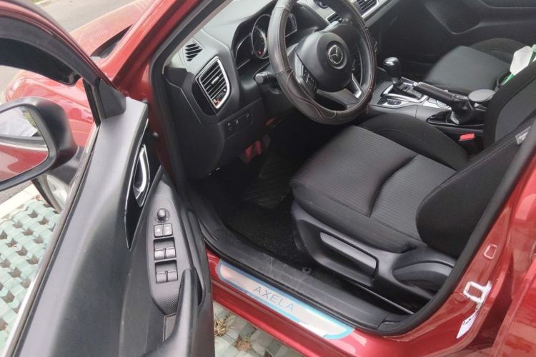 Used Mazda 3 Axela 2016 Hatchback 1.5L Automatic Comfort Model Driver Seat