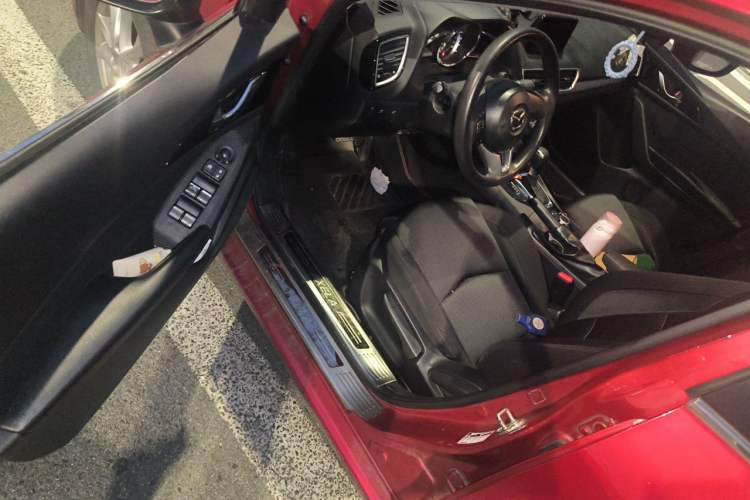 Used Mazda 3 Axela 2016 Sedan 1.5L Automatic Luxury Model Driver Seat