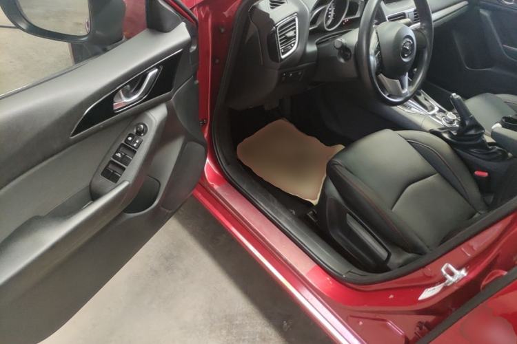 Used Mazda 3 Axela 2016 Sedan 1.5L Automatic Luxury Model Driver Seat