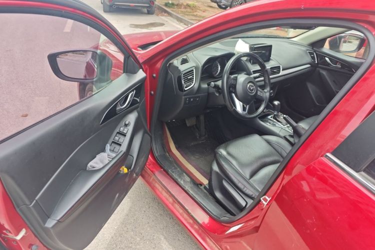 Used Mazda 3 Axela 2016 Hatchback 2.0L Automatic Sport Model Driver Seat