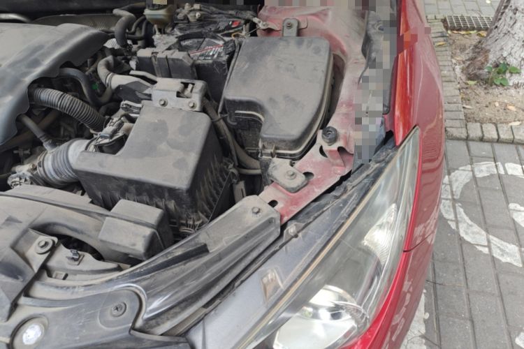 Used Mazda 3 Axela 2016 Sedan 1.5L Automatic Comfort Model Engine Bay Left
