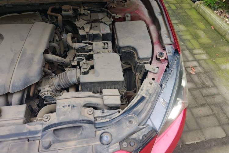 Used Mazda 3 Axela 2016 Sedan 1.5L Automatic Comfort Model Engine Bay Left