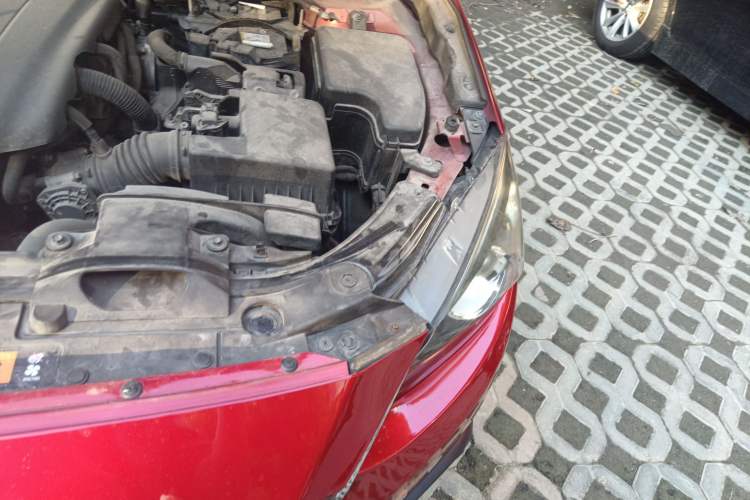 Used Mazda 3 Axela 2016 Sedan 1.5L Automatic Luxury Model Engine Bay Left