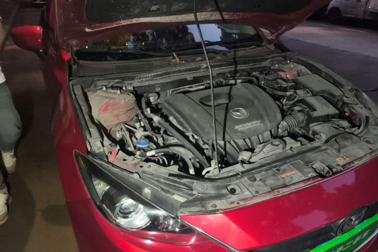 Used Mazda 3 Axela 2016 Sedan 1.5L Automatic Comfort Model Engine Bay Right
