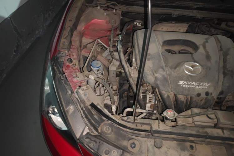 Used Mazda 3 Axela 2016 Sedan 1.5L Automatic Luxury Model Engine Bay Right