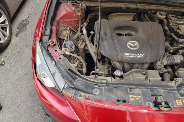 Used Mazda 3 Axela 2016 Sedan 1.5L Automatic Luxury Model Engine Bay Right