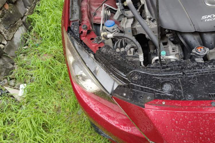 Used Mazda 3 Axela 2016 Sedan 1.5L Automatic Comfort Model Engine Bay Right