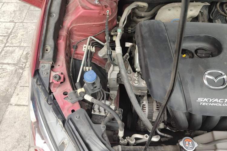 Used Mazda 3 Axela 2016 Sedan 1.5L Manual Luxury Model Engine Bay Right