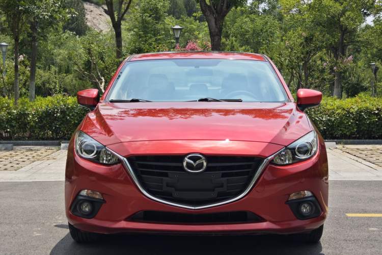 Used Mazda 3 Axela 2016 Sedan 1.5L Automatic Luxury Model Exterior 1