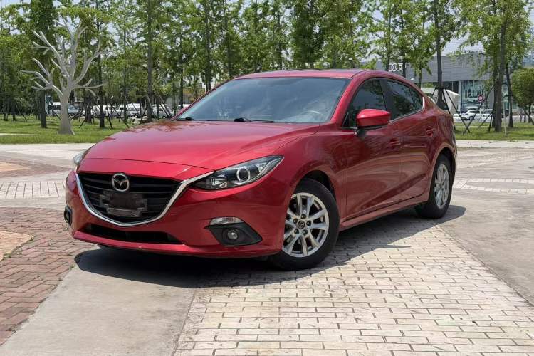 Used Mazda 3 Axela 2016 Sedan 1.5L Automatic Luxury Model Exterior 1