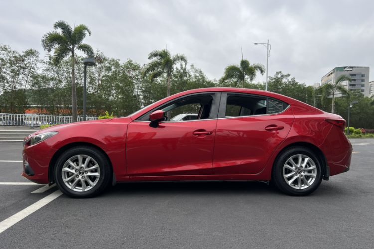 Used Mazda 3 Axela 2016 Sedan 1.5L Automatic Comfort Model Exterior 10