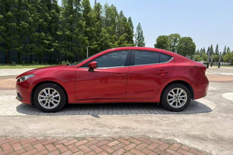 Used Mazda 3 Axela 2016 Sedan 1.5L Automatic Luxury Model Exterior 10