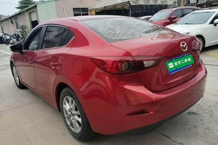 Used Mazda 3 Axela 2016 Sedan 1.5L Automatic Luxury Model Exterior 2