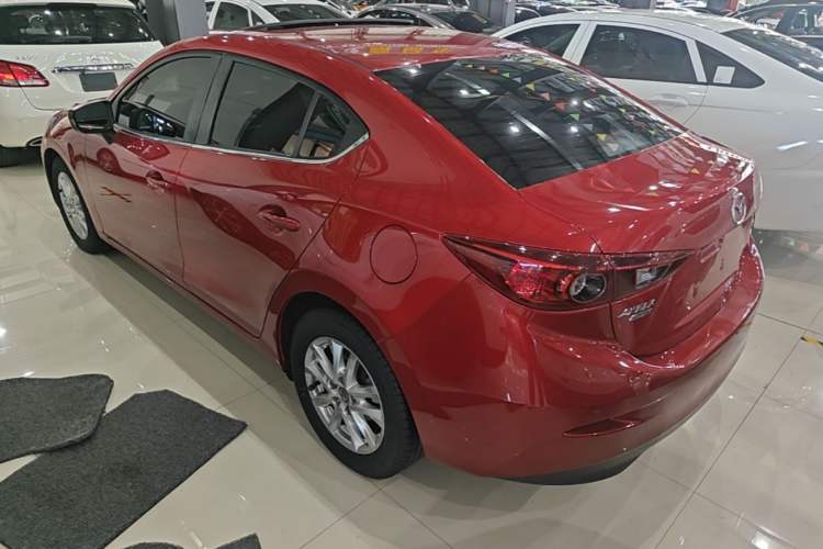 Used Mazda 3 Axela 2016 Sedan 1.5L Automatic Luxury Model Exterior 2