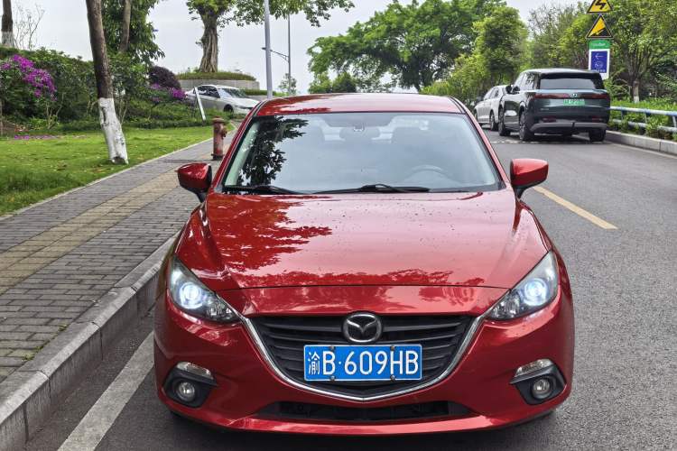 Used Mazda 3 Axela 2016 Sedan 1.5L Manual Comfort Model Exterior 2