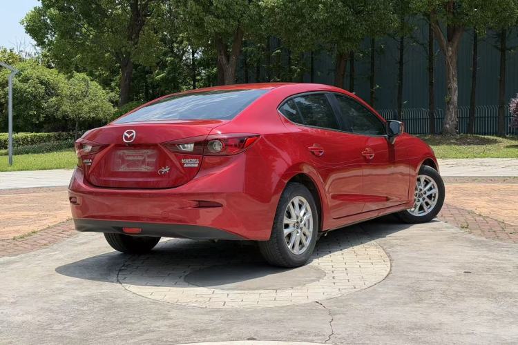 Used Mazda 3 Axela 2016 Sedan 1.5L Automatic Luxury Model Exterior 2