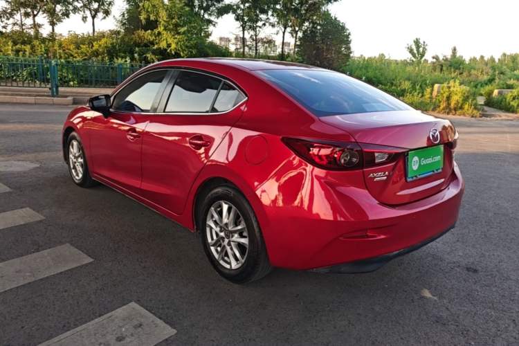 Used Mazda 3 Axela 2016 Sedan 1.5L Automatic Luxury Model Exterior 2